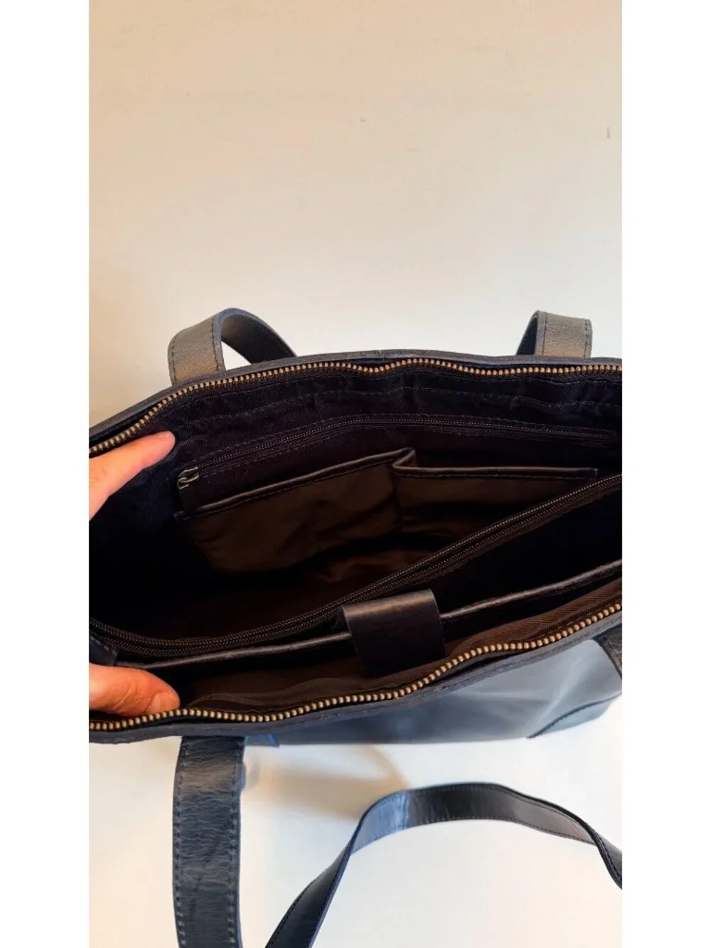 Unbranded leather tote